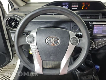 2015 Toyota Prius c Two – miniatura 10