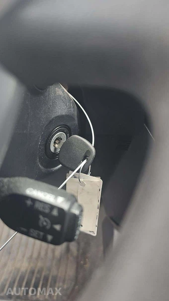 2015 Toyota Prius c Two – miniatura 18