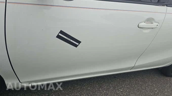 2015 Toyota Prius c Two – miniatura 25