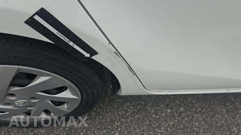 2015 Toyota Prius c Two – miniatura 39
