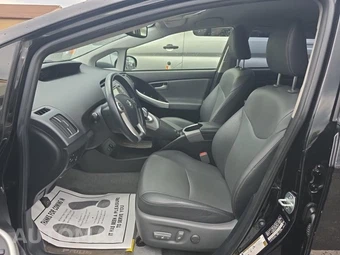 2015 Toyota Prius Four - miniatura 13