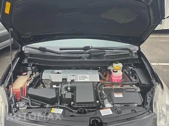 2015 Toyota Prius Four - miniatura 18