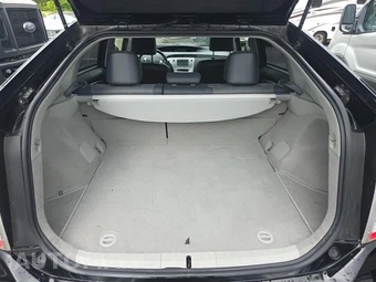 2015 Toyota Prius Four - miniatura 19