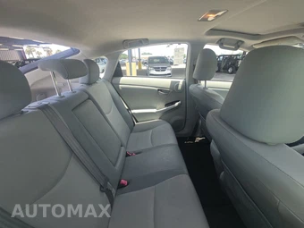 2015 Toyota Prius Four – miniatura 14