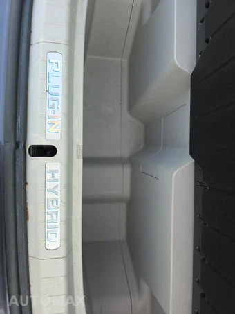 2015 Toyota Prius Plug-In Hybrid - miniatura 7