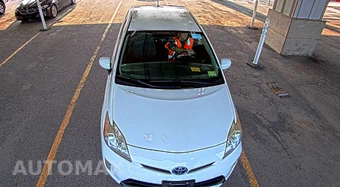 2015 Toyota Prius Three - miniatura 2