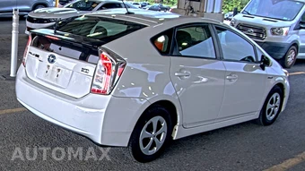 2015 Toyota Prius Three - miniatura 4