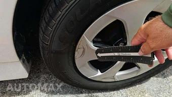 2015 Toyota Prius Three – miniatura 31