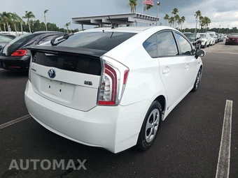 2015 Toyota Prius Three – miniatura 4