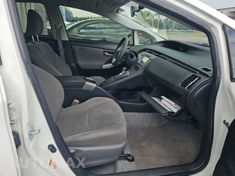 2015 Toyota Prius Three – miniatura 8