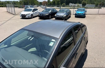2015 Toyota Prius Three - miniatura 17
