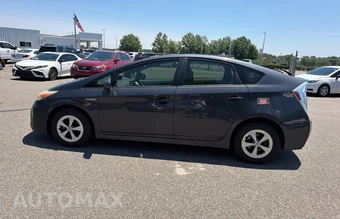 2015 Toyota Prius Three - miniatura 2