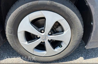 2015 Toyota Prius Three - miniatura 25