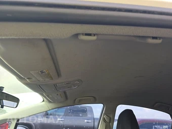 2015 Toyota Prius Two – miniatura 18