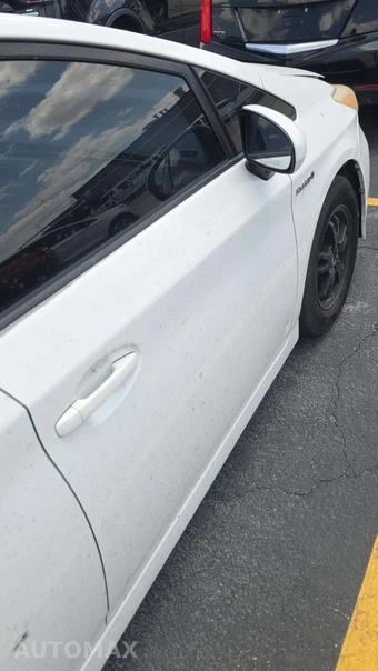 2015 Toyota Prius Two – miniatura 25