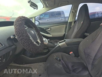 2015 Toyota Prius Two – miniatura 7