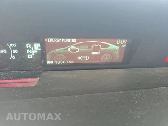 2015 Toyota Prius Two – miniatura 12