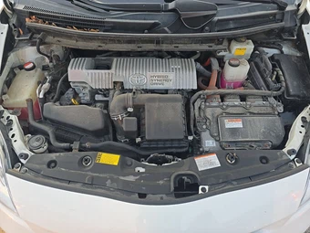 2015 Toyota Prius Two – miniatura 15