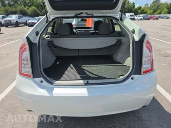 2015 Toyota Prius Two – miniatura 16