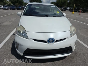 2015 Toyota Prius Two – miniatura 2