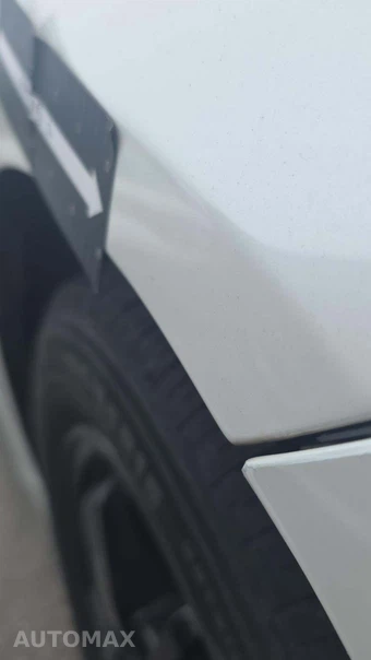 2015 Toyota Prius Two – miniatura 22