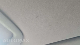 2015 Toyota Prius Two – miniatura 23