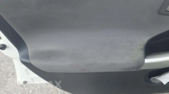 2015 Toyota Prius Two – miniatura 29