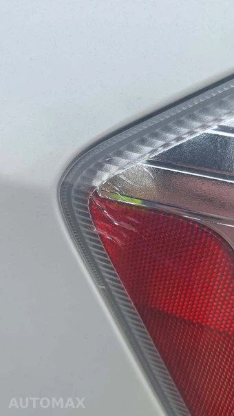 2015 Toyota Prius Two – miniatura 31