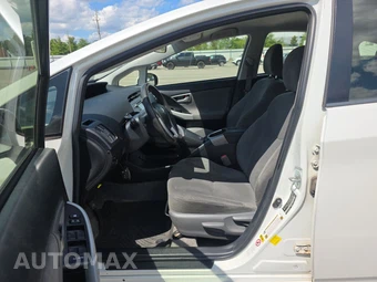 2015 Toyota Prius Two – miniatura 7
