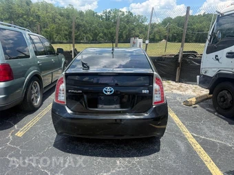 2015 Toyota Prius Two – miniatura 4