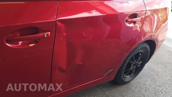 2015 Toyota Prius Two – miniatura 28