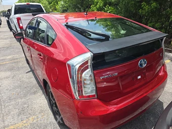 2015 Toyota Prius Two – miniatura 6