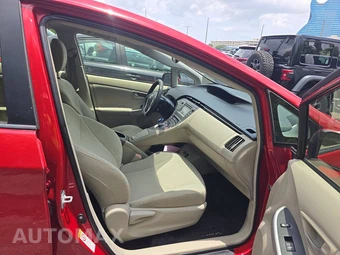 2015 Toyota Prius Two – miniatura 8