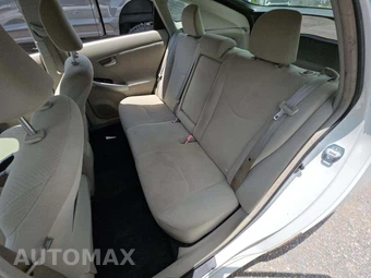 2015 Toyota Prius Two - miniatura 13