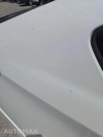 2015 Toyota Prius Two - miniatura 23