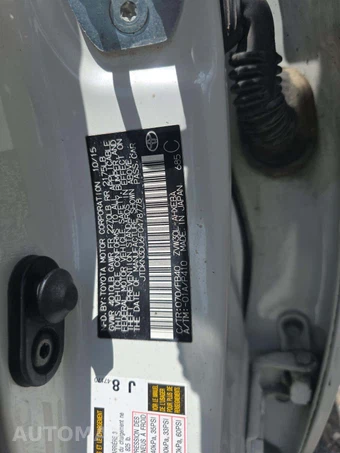 2015 Toyota Prius Two - miniatura 5