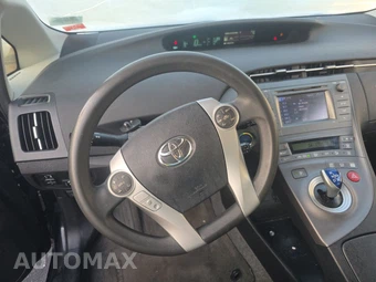 2015 Toyota Prius Two – miniatura 10