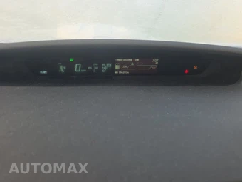 2015 Toyota Prius Two – miniatura 12