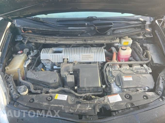2015 Toyota Prius Two – miniatura 15
