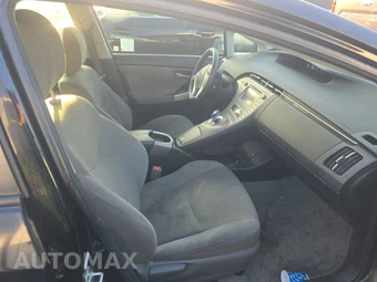 2015 Toyota Prius Two – miniatura 8