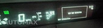 2015 Toyota Prius Two - miniatura 11