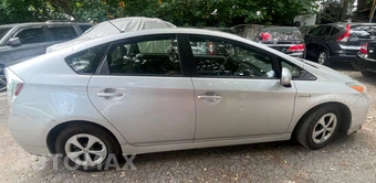 2015 Toyota Prius Two - miniatura 4