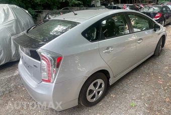 2015 Toyota Prius Two - miniatura 6