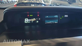 2015 Toyota Prius v Five – miniatura 19