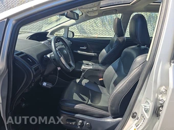 2015 Toyota Prius v Five – miniatura 7