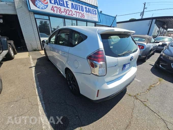 2015 Toyota Prius v Five – miniatura 2