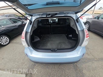 2015 Toyota Prius v Five - miniatura 16