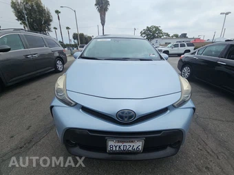 2015 Toyota Prius v Five - miniatura 2