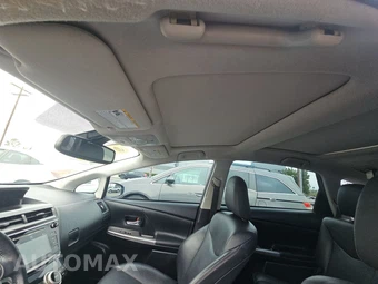 2015 Toyota Prius v Five - miniatura 22