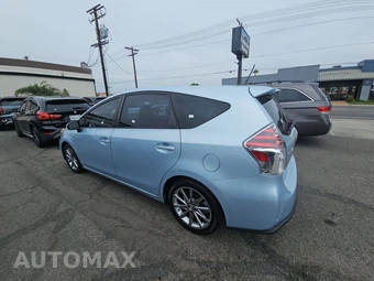 2015 Toyota Prius v Five - miniatura 6